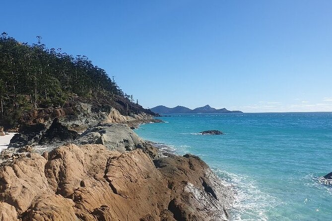 2-Night Whitsundays Sailing Cruise incl. Whitehaven Beach & Great Barrier Reef - Island-hopping around Hook, Hayman, Border, and Whitsunday