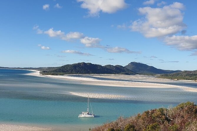 2-Night Whitsundays Sailing Cruise incl. Whitehaven Beach & Great Barrier Reef - Food, gear, and how the crew keeps the day moving