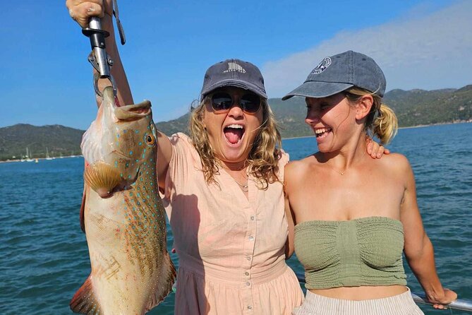 4H Snorkeling and Fishing Cruise on Magnetic Island - Fishing time: gear, crew help, and the fish you might reel in
