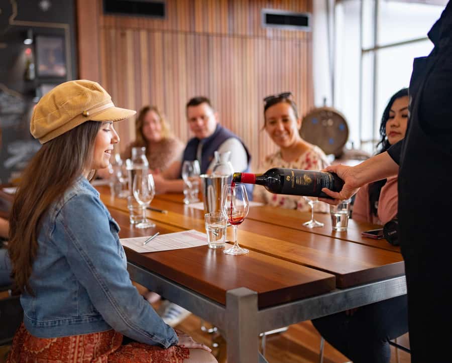 Adelaide: Barossa and Adelaide Hills Tour with Lunch - How this Barossa and Adelaide Hills tour feels in real time