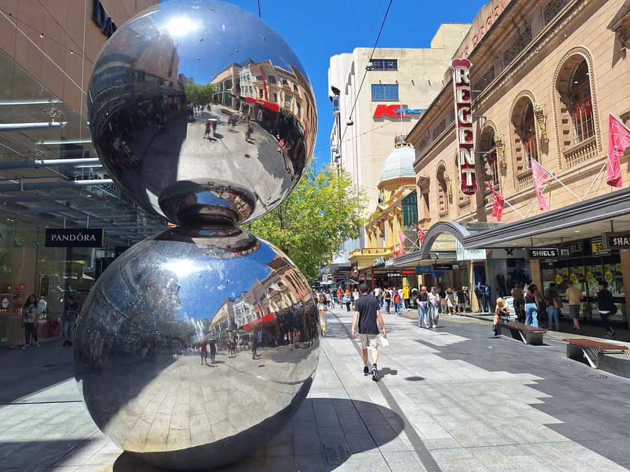 Adelaide: Guided Ultimate Walking Tour with Drink and Snack - From art, education, and the city core to the river at Karrawirra Parri
