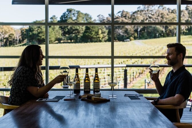 Adelaide Hills Luxury Wine Tour - Private Day Tour - Uraidla Hotel lunch: a proper pause in the Hills