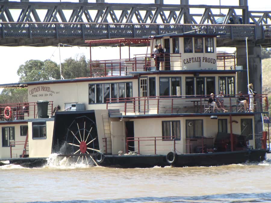 Adelaide Hills Tour with River Murray 3 Hour Lunch Cruise. - Pickup in Adelaide CBD or Glenelg, then straight into the hills