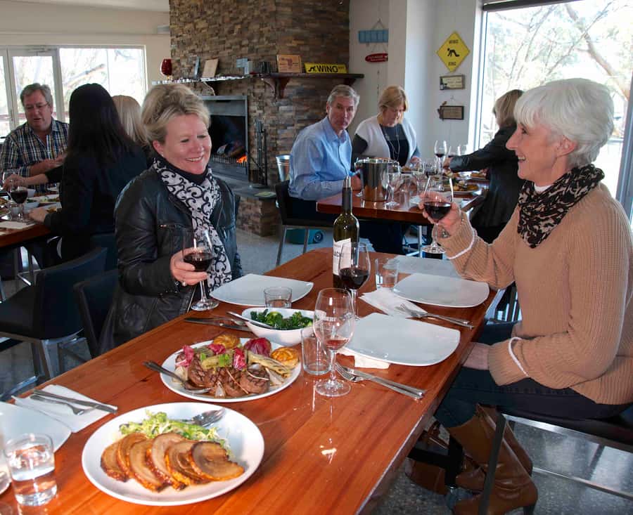 Adelaide: Small Group Tour of Barossa, Wineries with Lunch - The quick photo and shopping break you should use wisely
