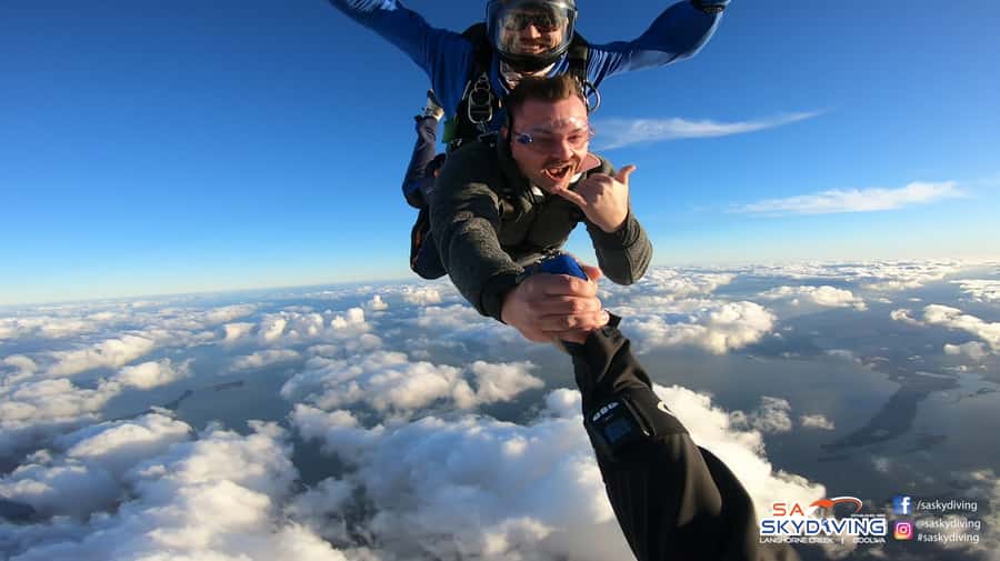 Adelaide: Tandem Skydiving over Lake Alexandrina - Freefall over Lake Alexandrina for about 5 minutes