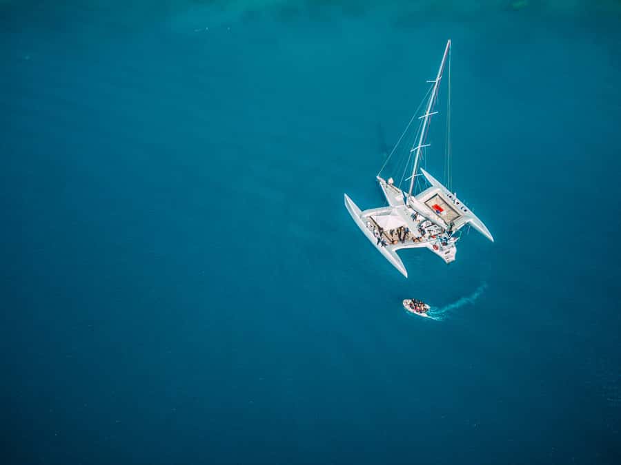 Airlie Beach: 2-Day Whitsunday Islands Sailing Snorkel Tour - Comfort and logistics: showers, rain, and what “no luxury” really means