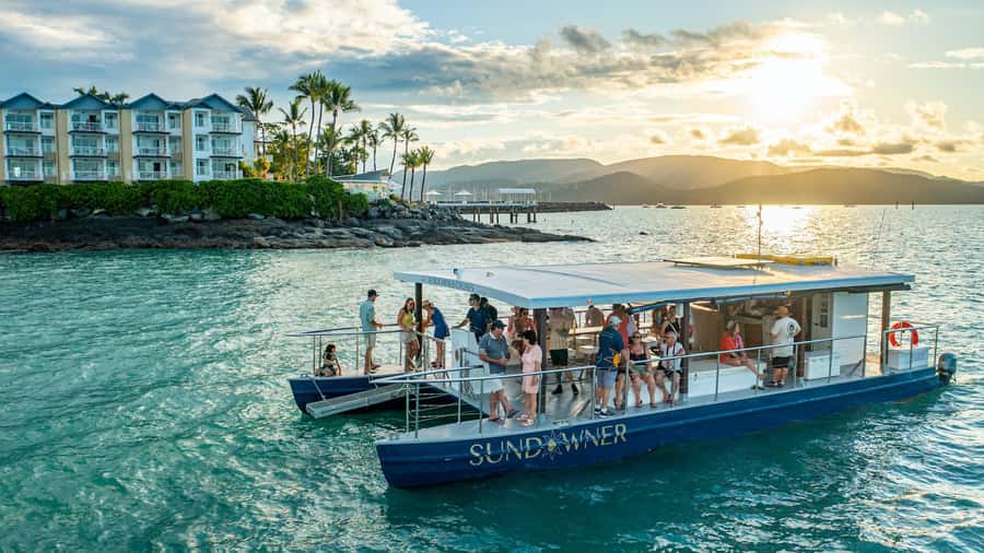 Airlie Beach: 2-Hour Sunset Cruise with Sparkling Wine - Pioneer Bay at Dusk: How the Cruise Gets Going
