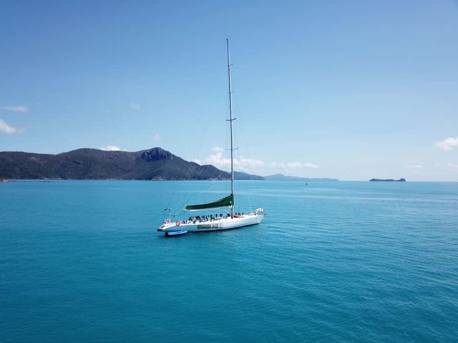 Airlie Beach: 2-Night Whitsundays Sailing Trip with Meals - Meals onboard: freshly prepared, dietary needs handled, and real portions