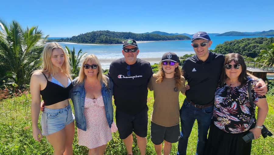 Airlie Beach 3 hr Sightseeing Explorer: Snaps & highlights - Viewpoint time: Northerlies and high-mountain looks
