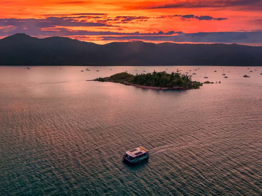 Airlie Beach: Bottoms Up Sunset Cruise with Drink - Why a sunset cruise from Shute Harbour is such a good move