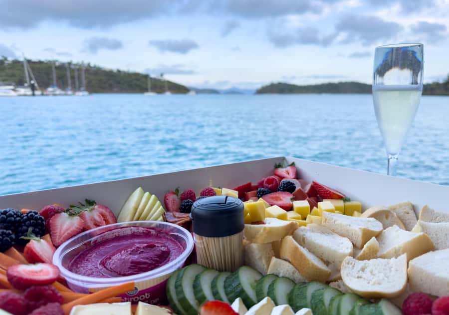 Airlie Beach: Bottoms Up Sunset Cruise with Drink - Comfort and small rules that affect your day