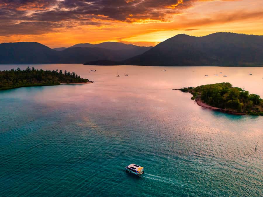 Airlie Beach: Bottoms Up Sunset Cruise with Drink - Shute Harbour Marine Terminal timing and first impressions