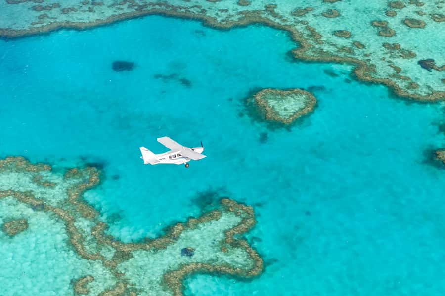 Airlie Beach: Fly Raft Package w Scenic Flight & Snorkeling - Heart Reef from above, plus how to get the best photos on a window seat