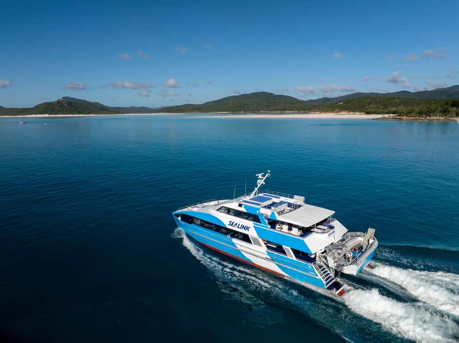 Airlie Beach: Hill Inlet Lookout and Whitehaven Beach Cruise - Airlie Beach to the Whitsundays National Park, the fast way