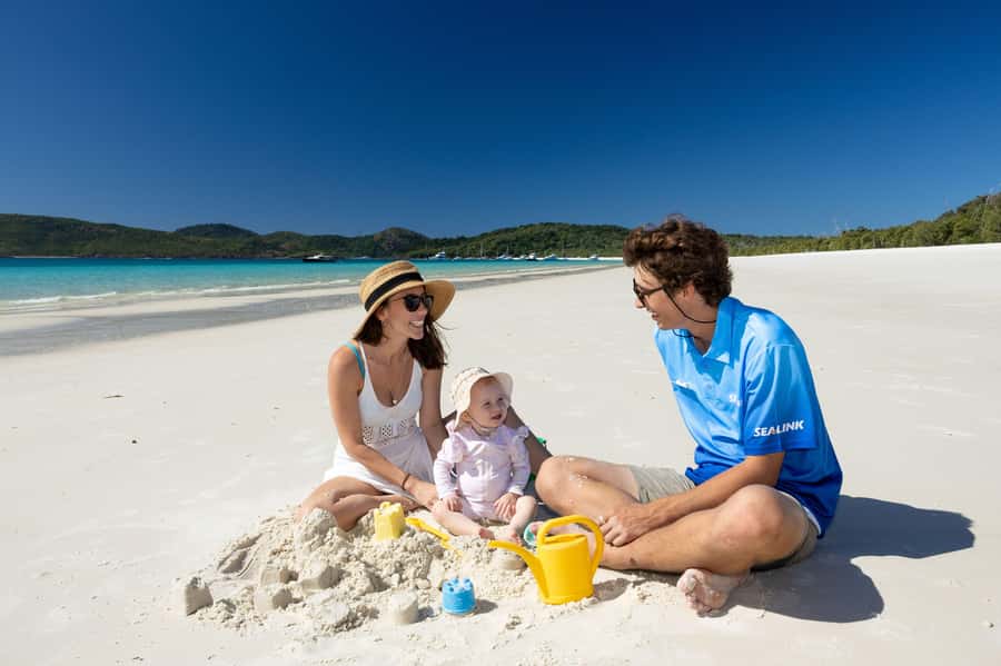 Airlie Beach: Hill Inlet Lookout and Whitehaven Beach Cruise - Rooftop deck 360° views, and where to stand when the light changes