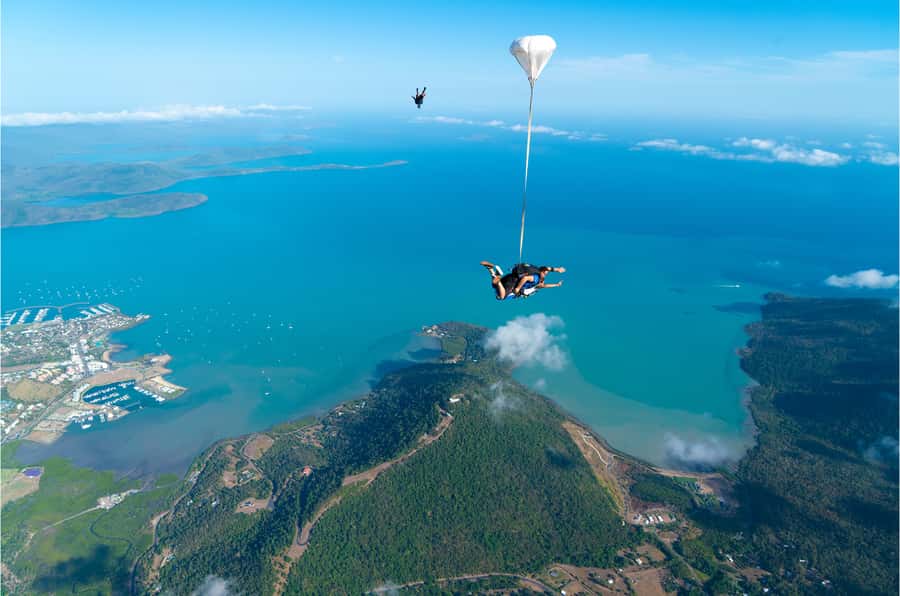 Airlie Beach: Tandem Skydive over the Whitsundays - Why Airlie Beach skydiving feels different over the Whitsundays
