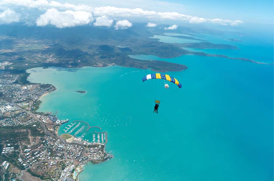 Airlie Beach: Tandem Skydive over the Whitsundays - Getting ready: briefing, rules, and how instructors set the tone