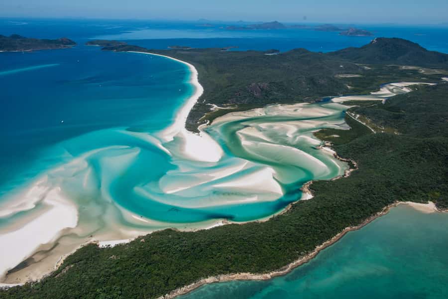 Airlie Beach: Whitehaven Beach Club - The catamaran day plan, from hop-on views to beach time