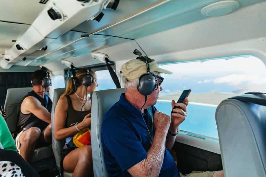 Airlie Beach: Whitsundays & Heart Reef Scenic Flight - Airport lounge time: useful perks before and after