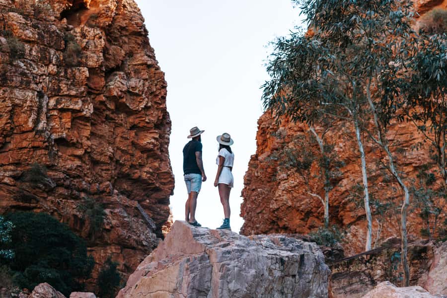Alice Springs: West MacDonnell Ranges Day Tour with Lunch - A Long Day Through Tjoritja: What This Tour Does Well