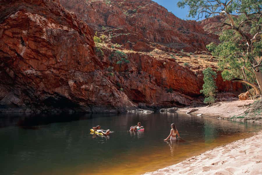Alice Springs: West MacDonnell Ranges Day Tour with Lunch - Ochre Pits in West MacDonnell National Park: Ceremonial Colour, Not Just Souvenirs