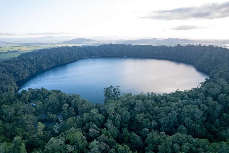 Atherton Tablelands: Lakes, Waterfalls, Rainforest Day Tour - What to pack for the rainforest and waterfall reality