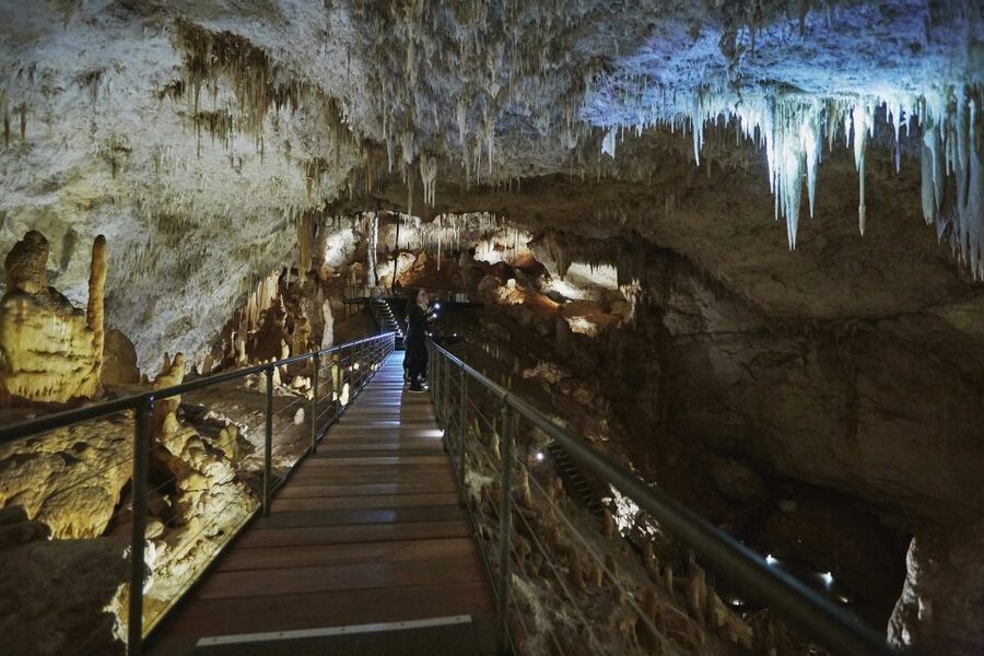 Augusta: Jewel Cave Fully-Guided Tour - Guides at Jewel Cave: why the commentary is the difference-maker