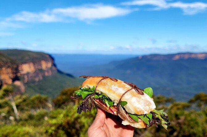 Blue Mountains Small Group Tour with Waterfall Walk & Fresh Lunch - Echo Point and the Three Sisters for classic Blue Mountains photos