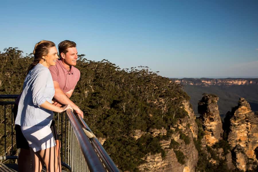 Blue Mountains Sunset Waterfalls Wildlife Tour From Sydney - Echo Point to the Three Sisters: classic Katoomba, timed for photos