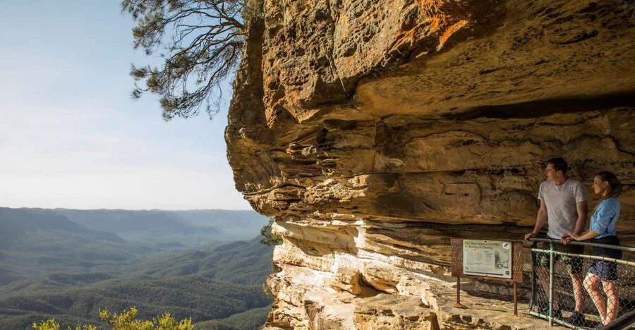 Blue Mountains Sunset Waterfalls Wildlife Tour From Sydney - Lincoln’s Rock at sunset: the golden hour payoff