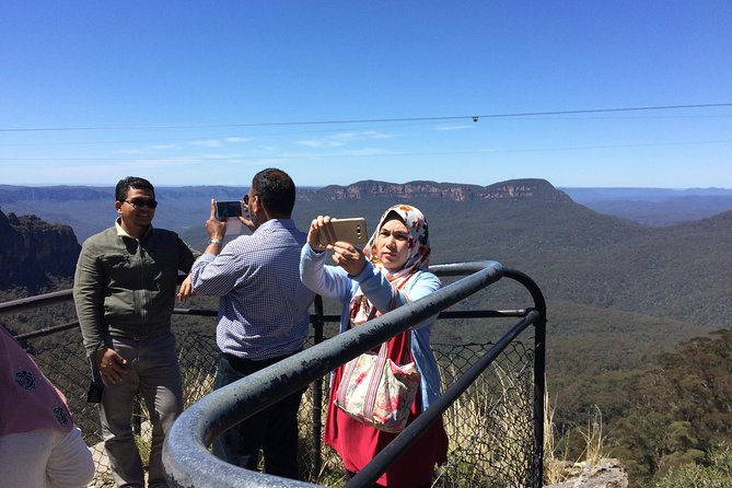 Blue Mountains Tour PRIVATE with Wildlife Park and River Cruise - Leura village break: shops, pace reset, and local flavor