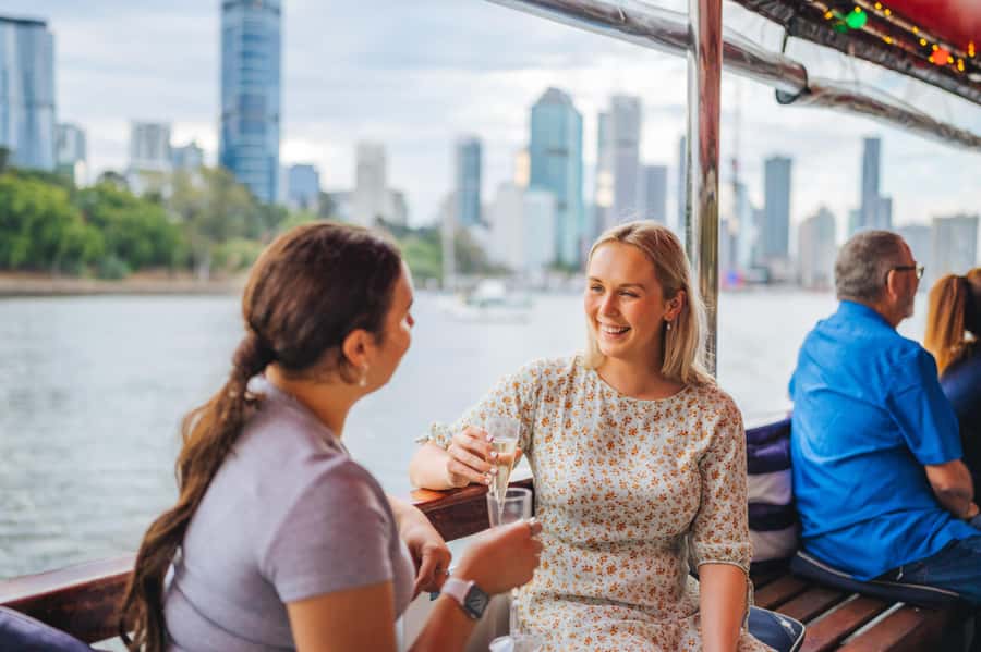 Brisbane: Midday 1.5-Hour Sightseeing Cruise 12.30pm-2.00pm - Commentary that stays clear, not annoying