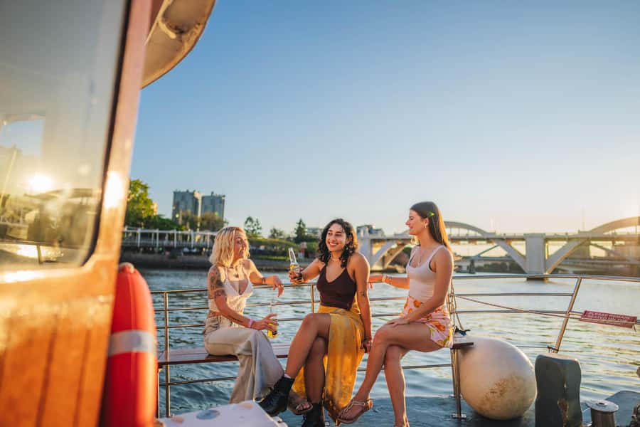 Brisbane: Morning Sightseeing Cruise: 10:30am-12pm (90min) - From Kangaroo Point Cliffs to the Story Bridge, the sights you will recognize fast