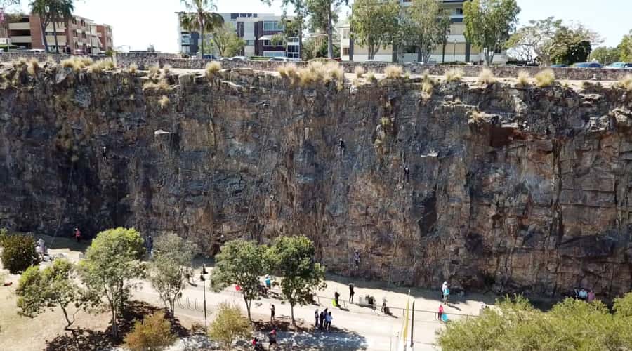 Brisbane: Outdoor Rock Climbing Session - What the Session Feels Like, From Gear Up to Reaching the Top