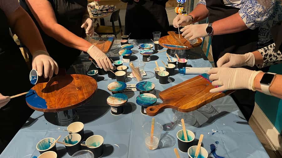 Brisbane: Resin Art Classes - Cheeseboards & Coasters - Who should book this Brisbane resin class