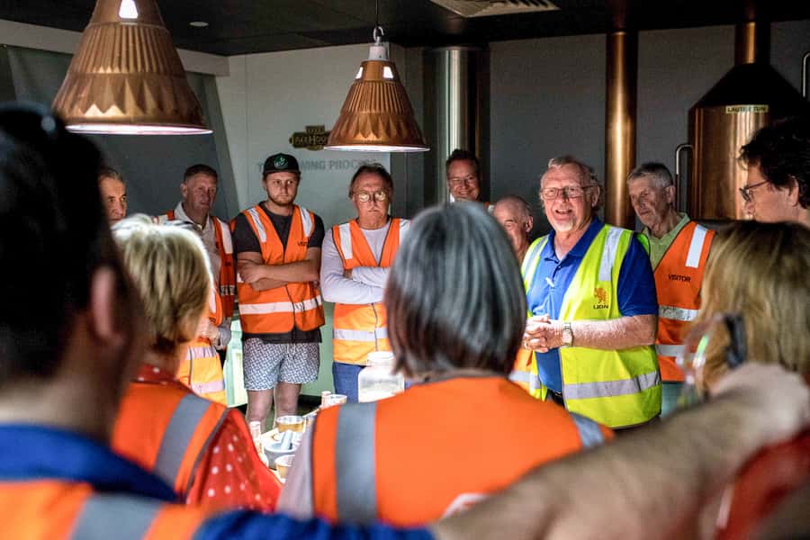 Brisbane: XXXX Beer Brewery Tour and Beer Tasting - The Perfect Pour Lesson, What It Changes in a Glass