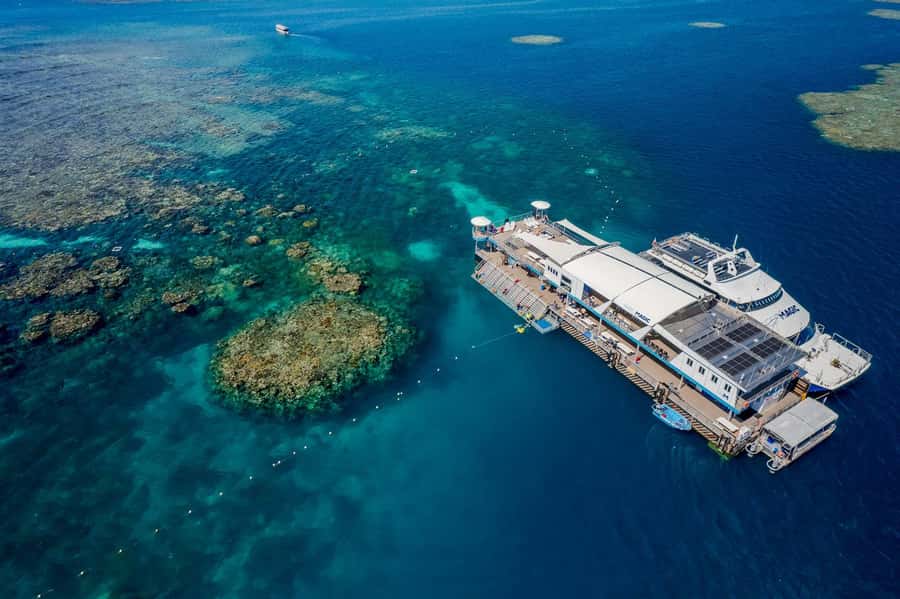 Cairns: 2-Day Barrier Reef Pontoon & Fitzroy Island Tour - Day 1 on the reef, 5 hours that actually give you options