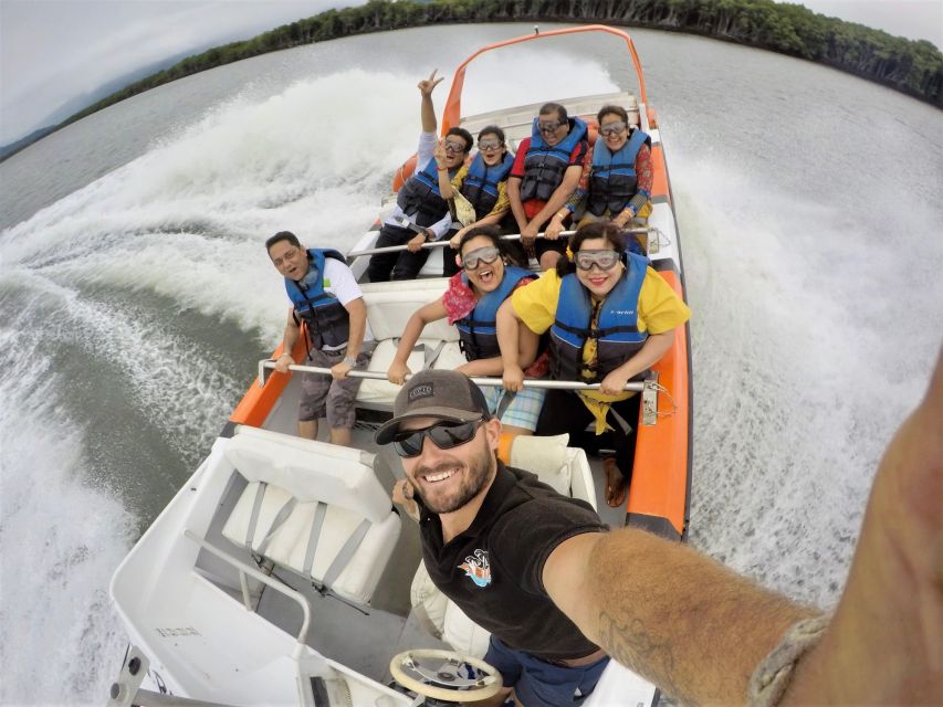 Cairns: 35-Minute Jet Boating Ride - Getting Wet Without Stress: Clothes, Lockers, and Photos After