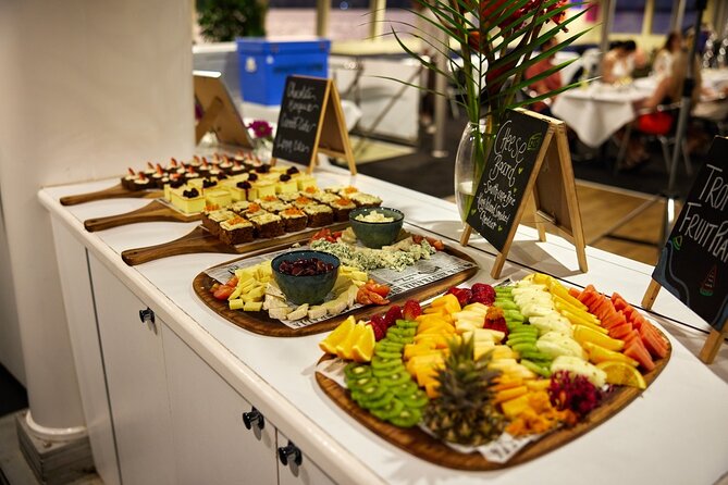 Cairns Catamaran Harbour and Dinner Cruise - Dinner on board: the buffet style, and what to do with it