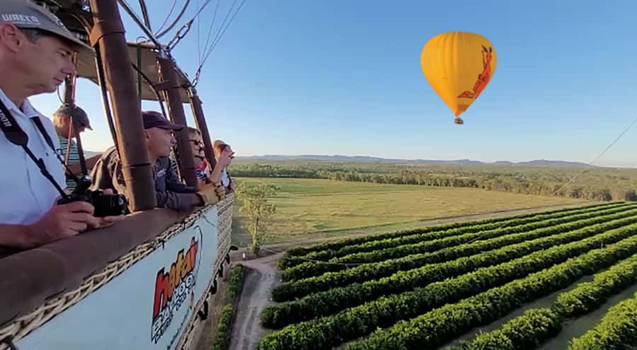 Cairns: Hot Air Balloon Flight with Transfers - How the guides and pilot keep it calm