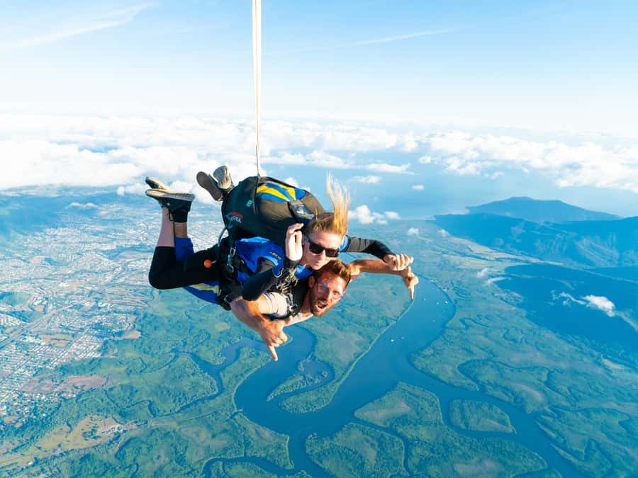 Cairns: Tandem Skydive Experience - Getting there, checking in, and the short training that matters