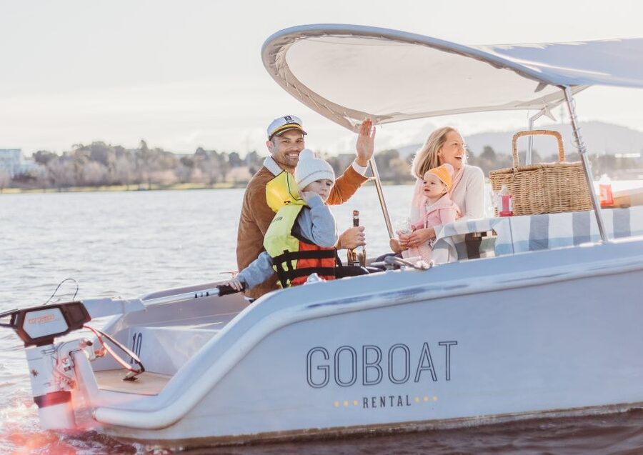 Canberra: Electric Picnic Boat Rental - Picnics on the water: what to bring and how to make it enjoyable