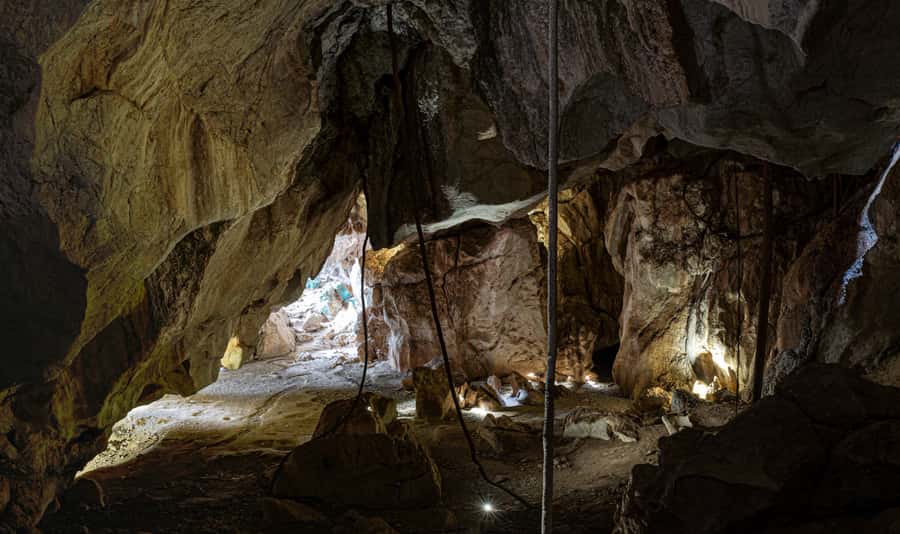 Capricorn Caves, Australia: 45-Minute Cathedral Cave Tour - Entering Capricorn Caves: A quick trip into deep time