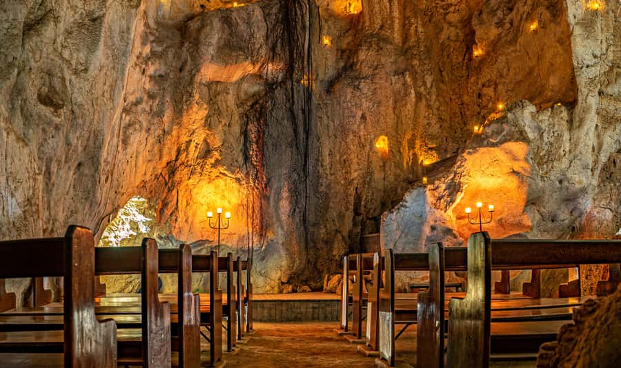 Capricorn Caves, Australia: 45-Minute Cathedral Cave Tour - The 45-minute route: zig-zags, bridge steps, and the Cathedral stop