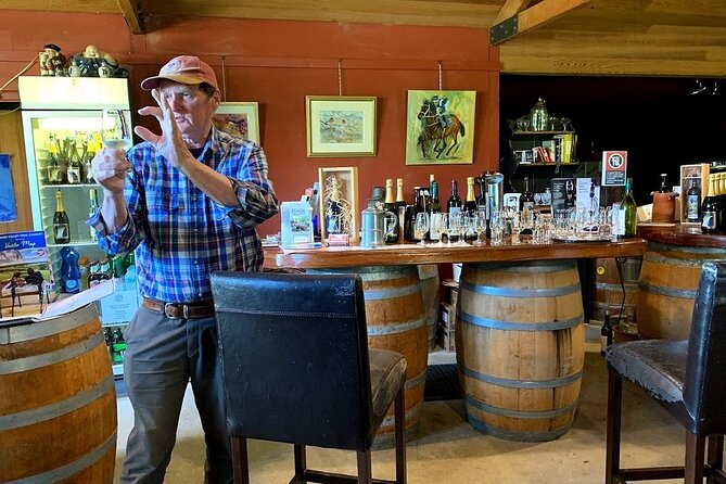 Chef-Led Hunter Valley Gourmet Food and Wine Day Tour from Sydney - Entering wine country with wildlife and vineyard context
