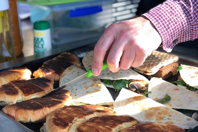 Chef-Led Hunter Valley Gourmet Food and Wine Day Tour from Sydney - Boutique wineries with small-group tasting time
