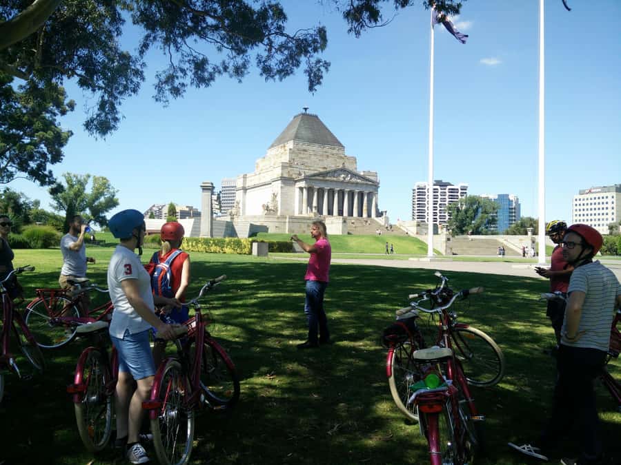 Classic Melbourne Bike tour - The historical and cultural story told on wheels