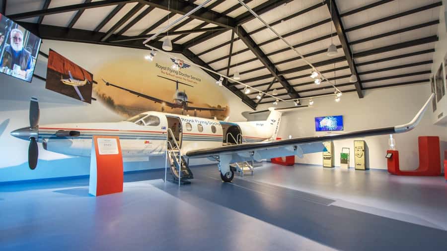 Darwin: Hop-On Hop-Off Bus, Crocosaurus Cove and RFDS Entry - How the Hop-On Hop-Off Bus Works in Real Life