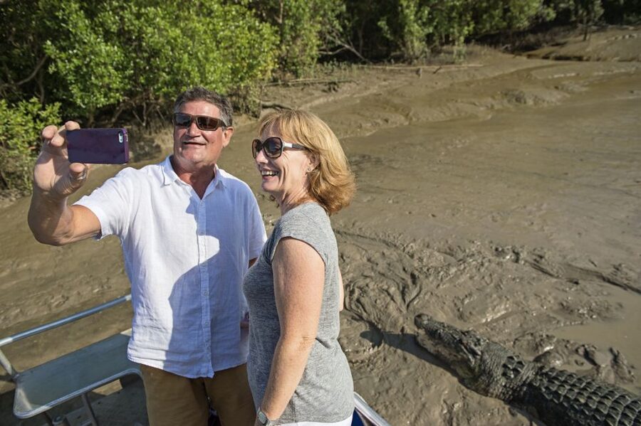 Darwin: Jumping Crocodile River Cruise with Shuttle Bus - What to pack for Darwin croc weather