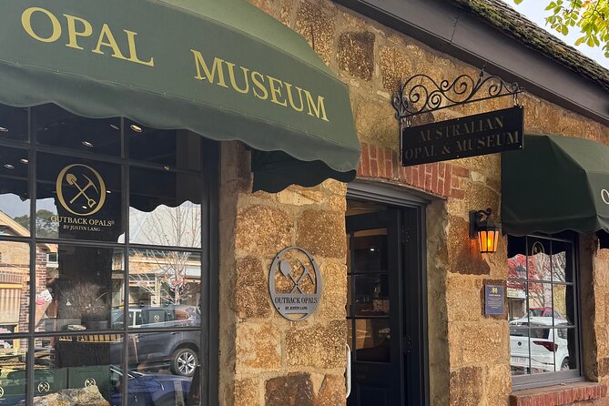"Discover Hahndorf: Wine, Cheese, Beer, Shops & Lunch Day Trip" - Haus Restaurant lunch: German-leaning comfort food plus beer or wine